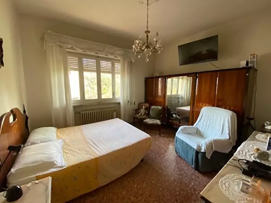 Immagine 29 di Villa in vendita  a Massa E Cozzile