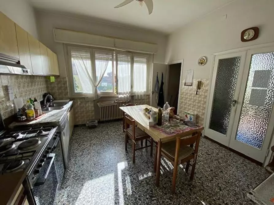 Immagine 25 di Villa in vendita  a Massa E Cozzile