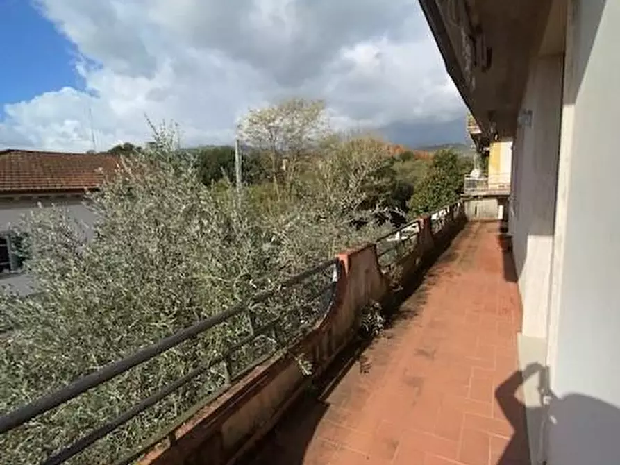 Immagine 22 di Villa in vendita  a Massa E Cozzile