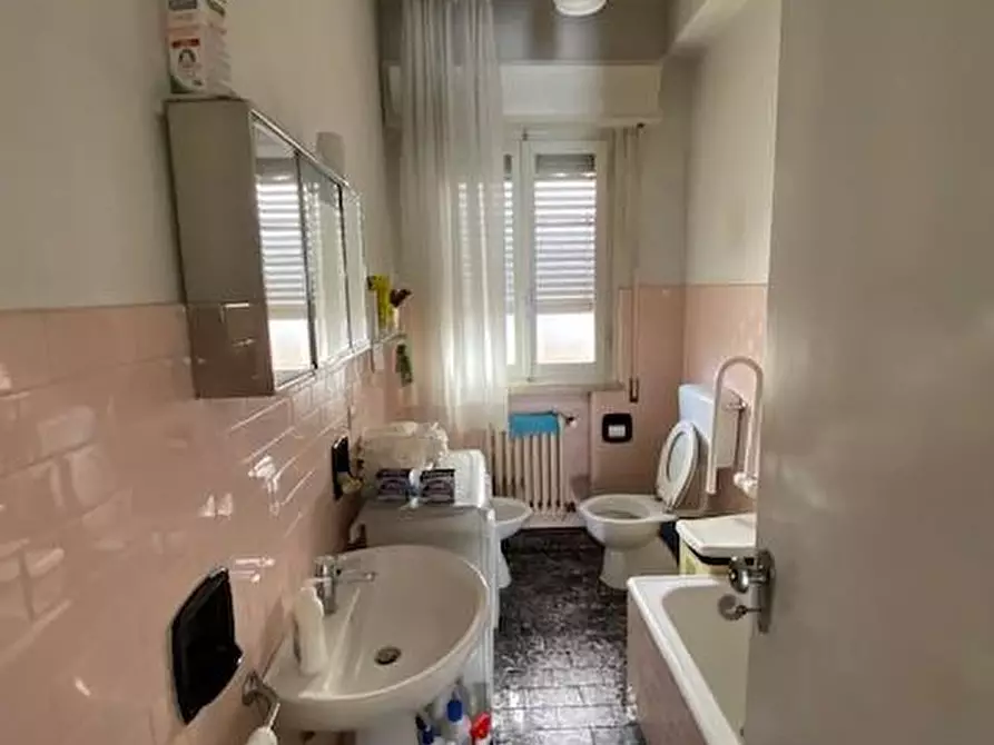 Immagine 30 di Villa in vendita  a Massa E Cozzile