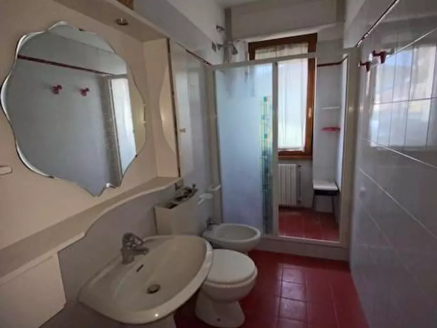 Immagine 18 di Villa in vendita  a Massa E Cozzile