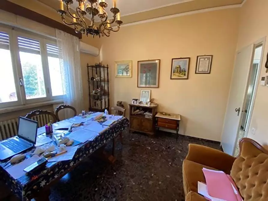 Immagine 15 di Villa in vendita  a Massa E Cozzile