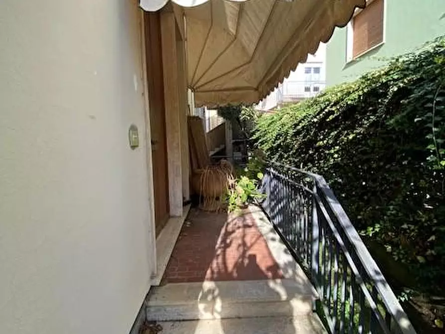 Immagine 23 di Villa in vendita  a Massa E Cozzile