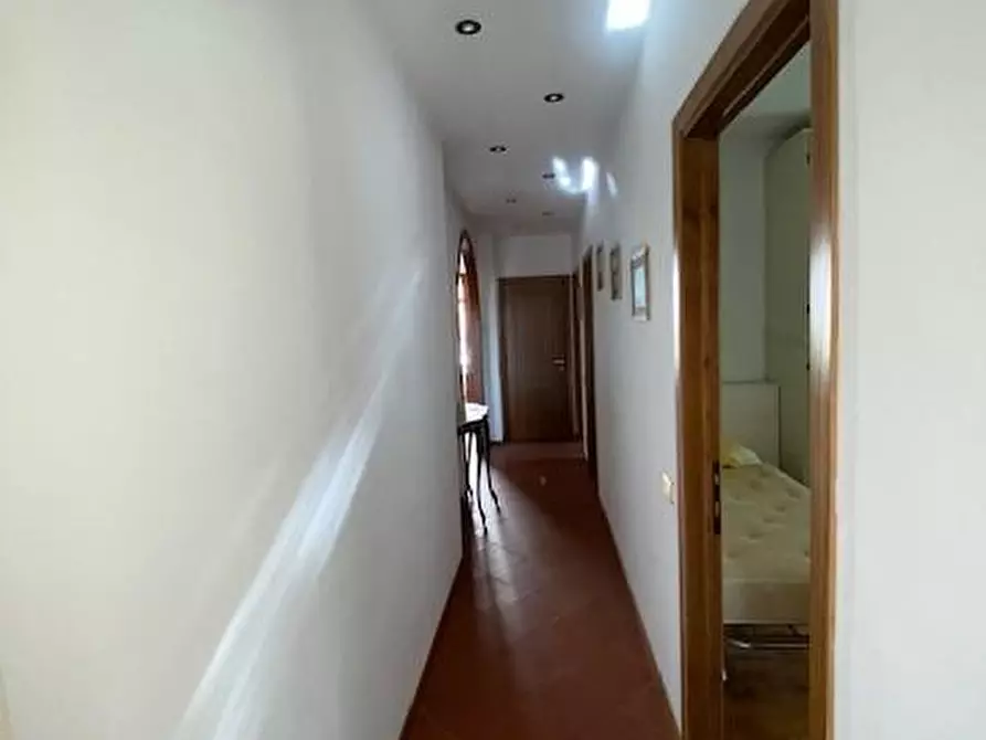 Immagine 13 di Villa in vendita  a Massa E Cozzile