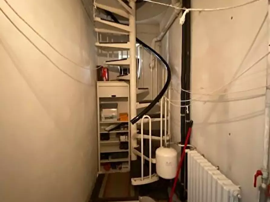 Immagine 32 di Villa in vendita  a Massa E Cozzile