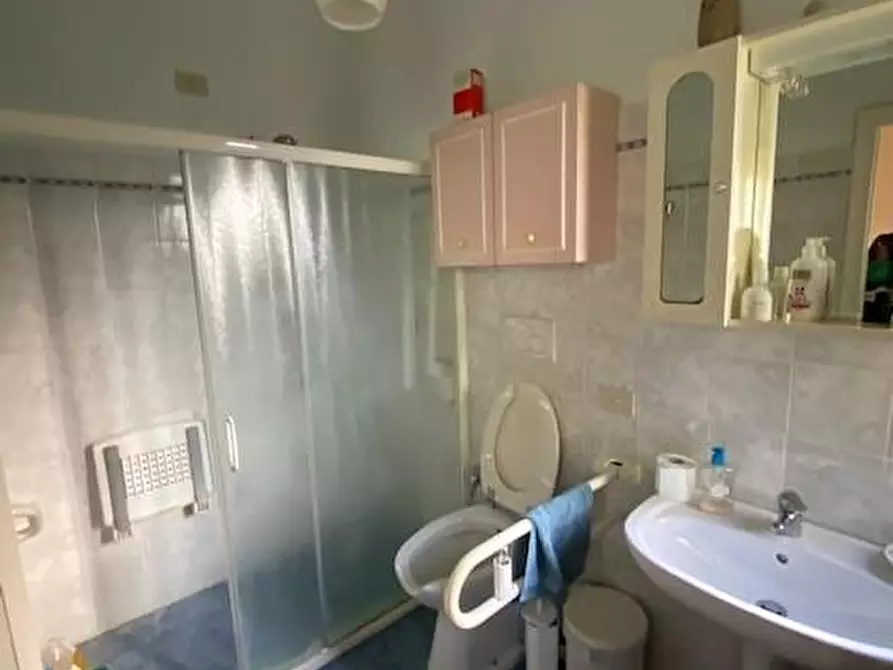 Immagine 28 di Villa in vendita  a Massa E Cozzile