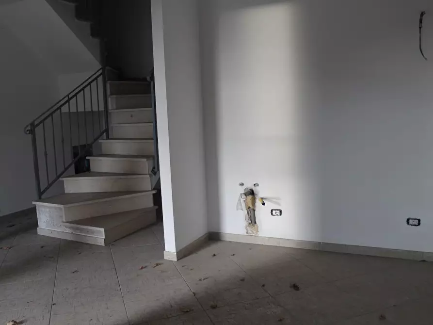 Immagine 17 di Villetta a schiera in vendita  a Carrara