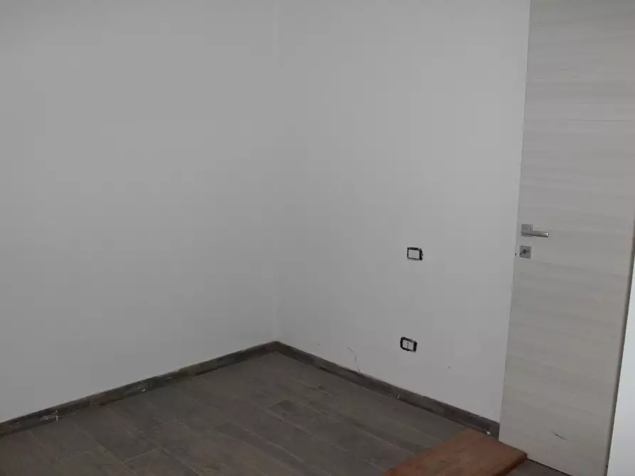 Immagine 8 di Villetta a schiera in vendita  a Carrara