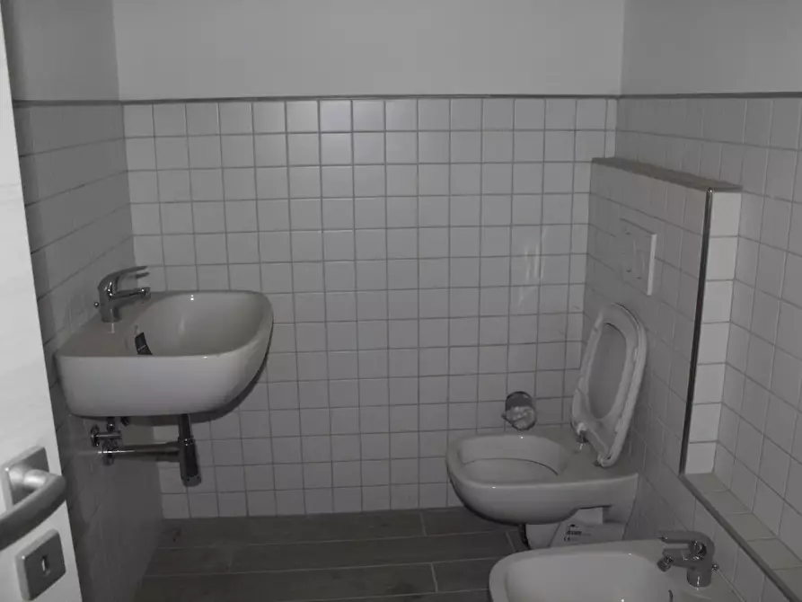 Immagine 18 di Villetta a schiera in vendita  a Carrara