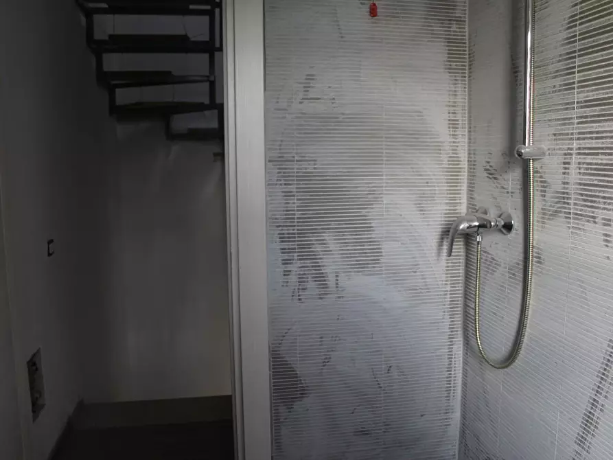 Immagine 11 di Villetta a schiera in vendita  a Carrara