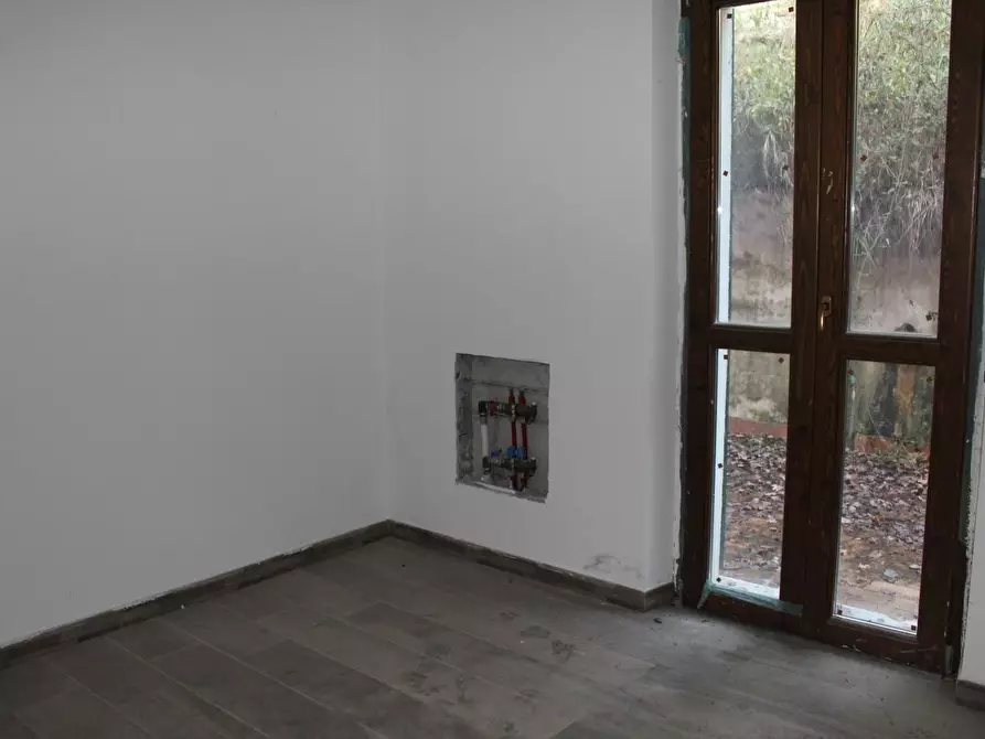 Immagine 9 di Villetta a schiera in vendita  a Carrara