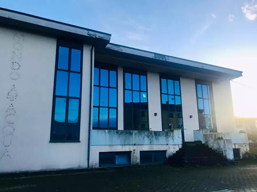 Immagine 3 di Ufficio in affitto  a Capannori