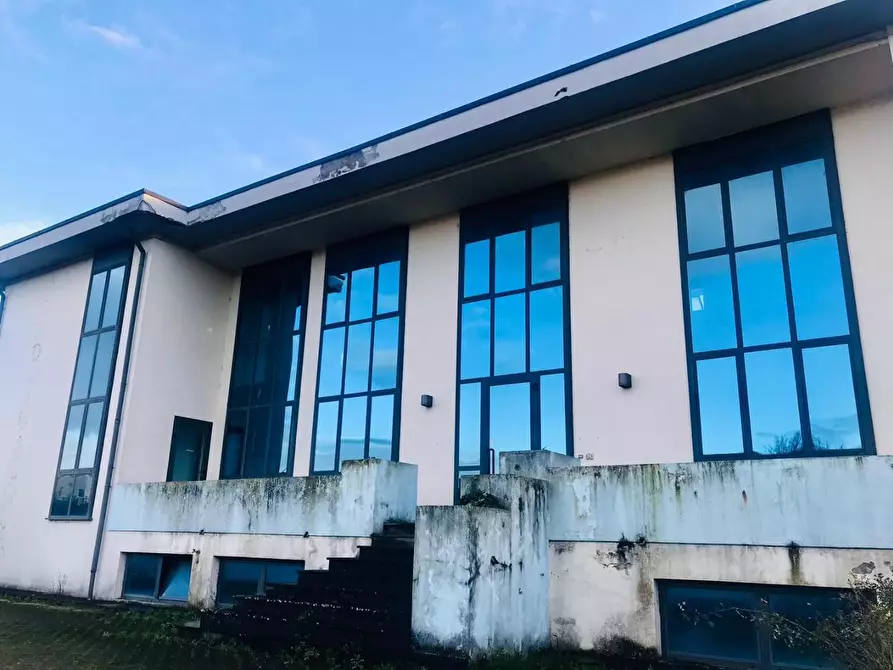 Immagine 4 di Ufficio in affitto  a Capannori