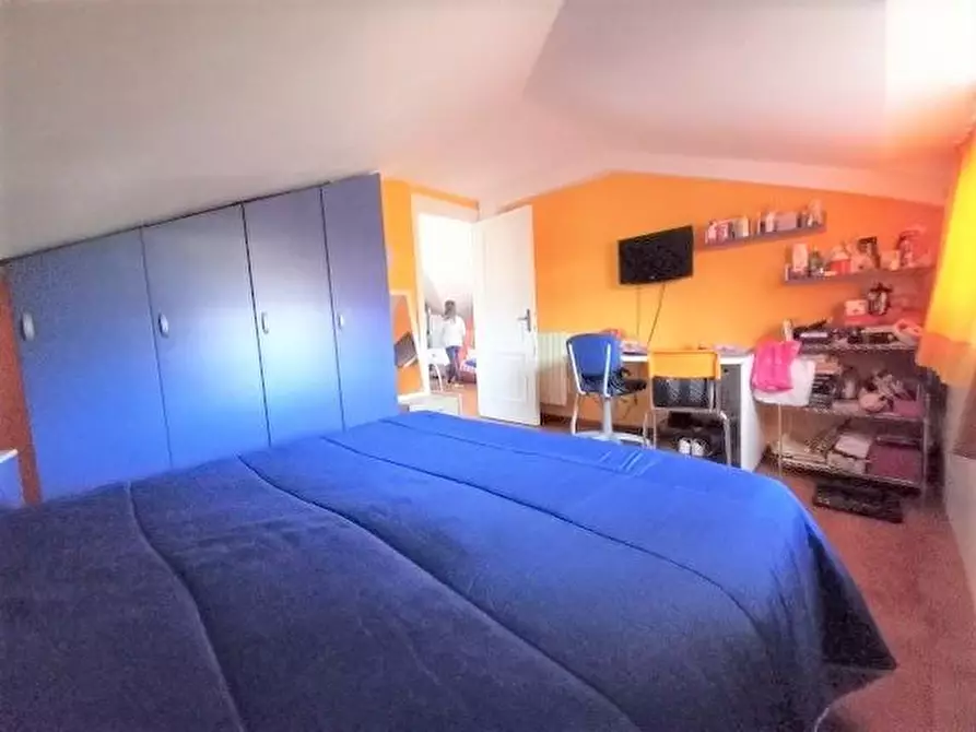 Immagine 21 di Mansarda in vendita  a Massa