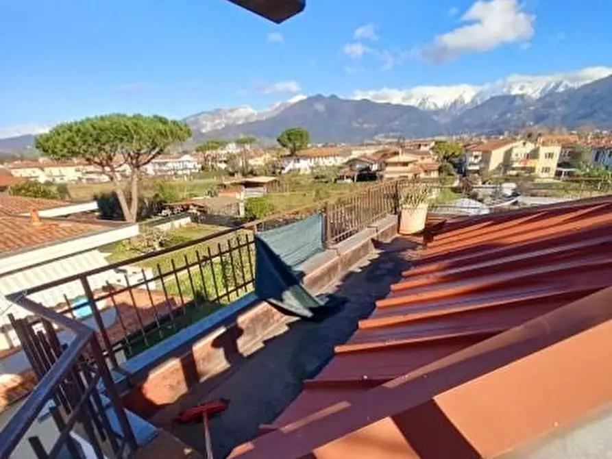 Immagine 5 di Mansarda in vendita  a Massa