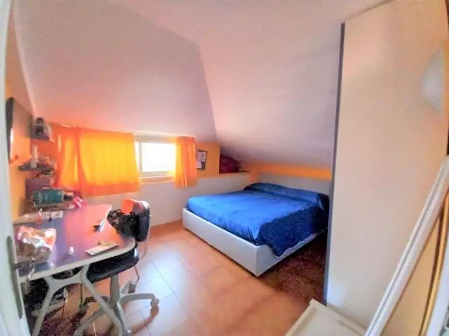 Immagine 25 di Mansarda in vendita  a Massa