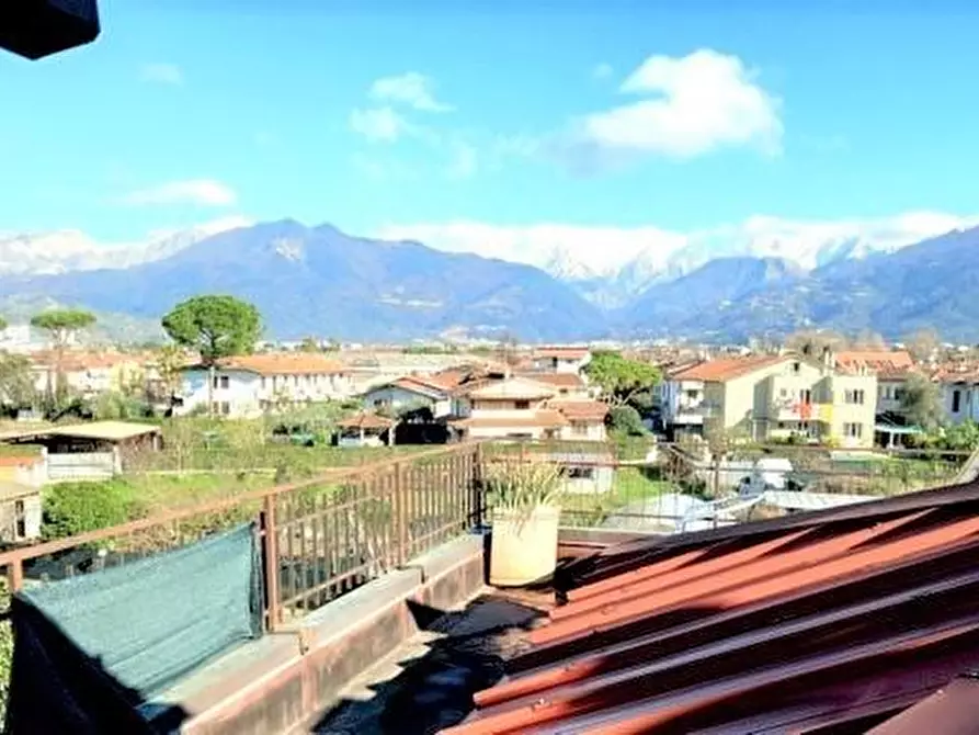 Immagine 3 di Mansarda in vendita  a Massa