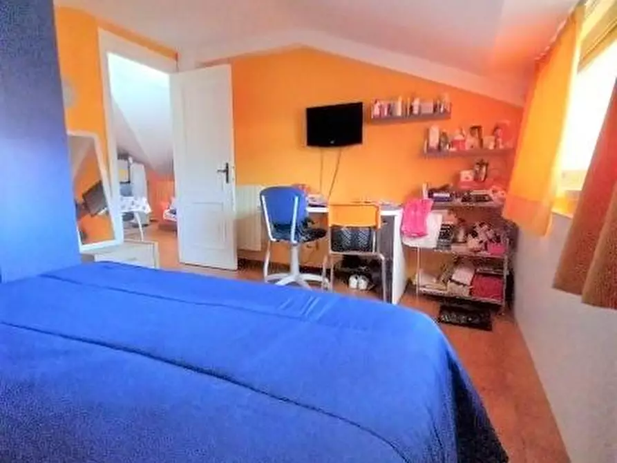 Immagine 23 di Mansarda in vendita  a Massa