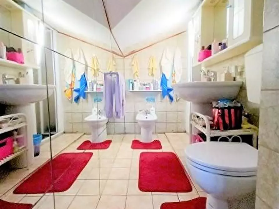 Immagine 32 di Mansarda in vendita  a Massa