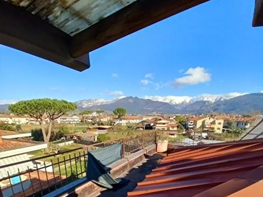 Immagine 6 di Mansarda in vendita  a Massa