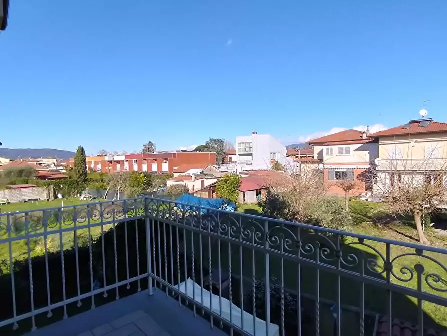 Immagine 15 di Casa bifamiliare in vendita  a Carrara