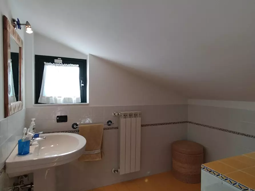 Immagine 22 di Casa bifamiliare in vendita  a Carrara