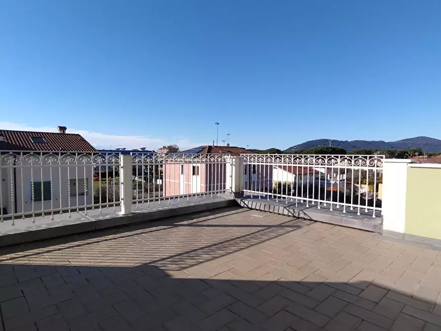 Immagine 23 di Casa bifamiliare in vendita  a Carrara