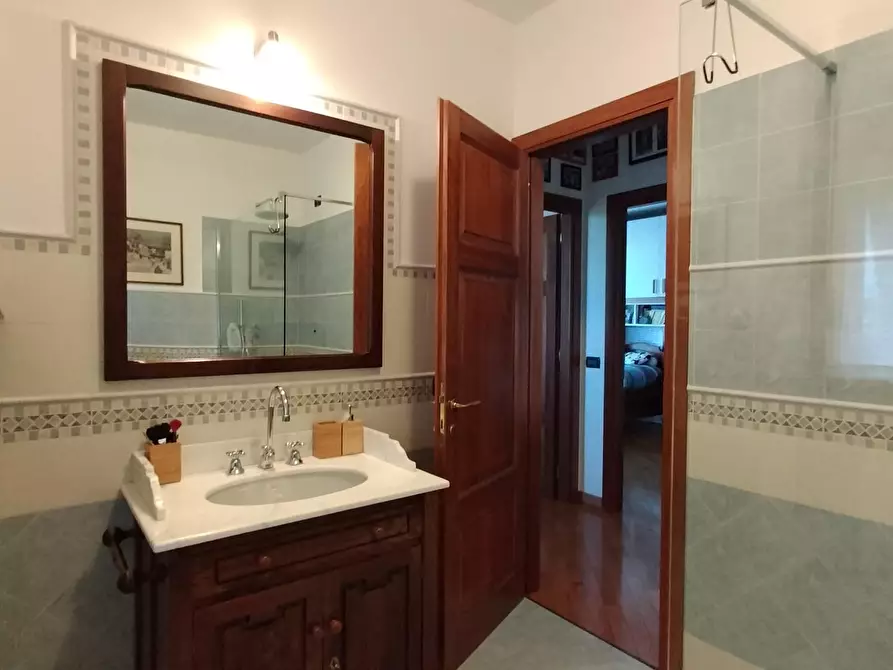 Immagine 19 di Casa bifamiliare in vendita  a Carrara