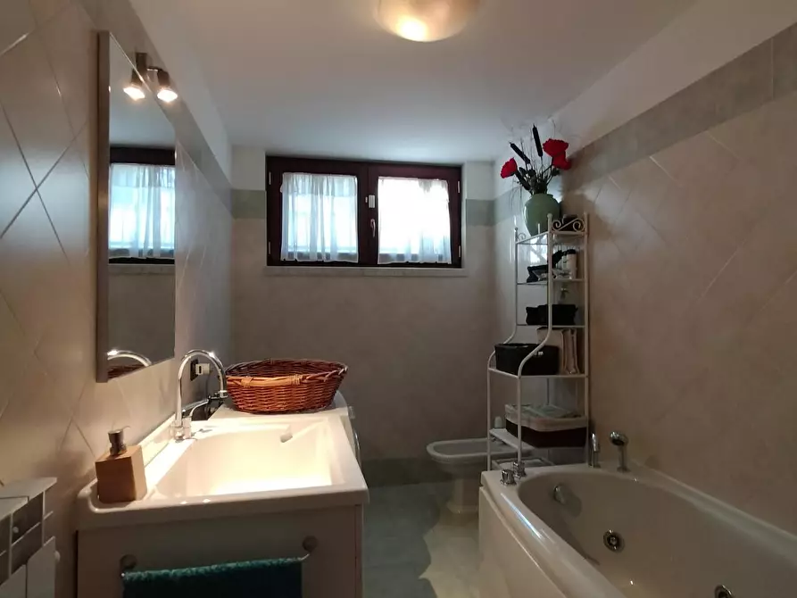 Immagine 27 di Casa bifamiliare in vendita  a Carrara