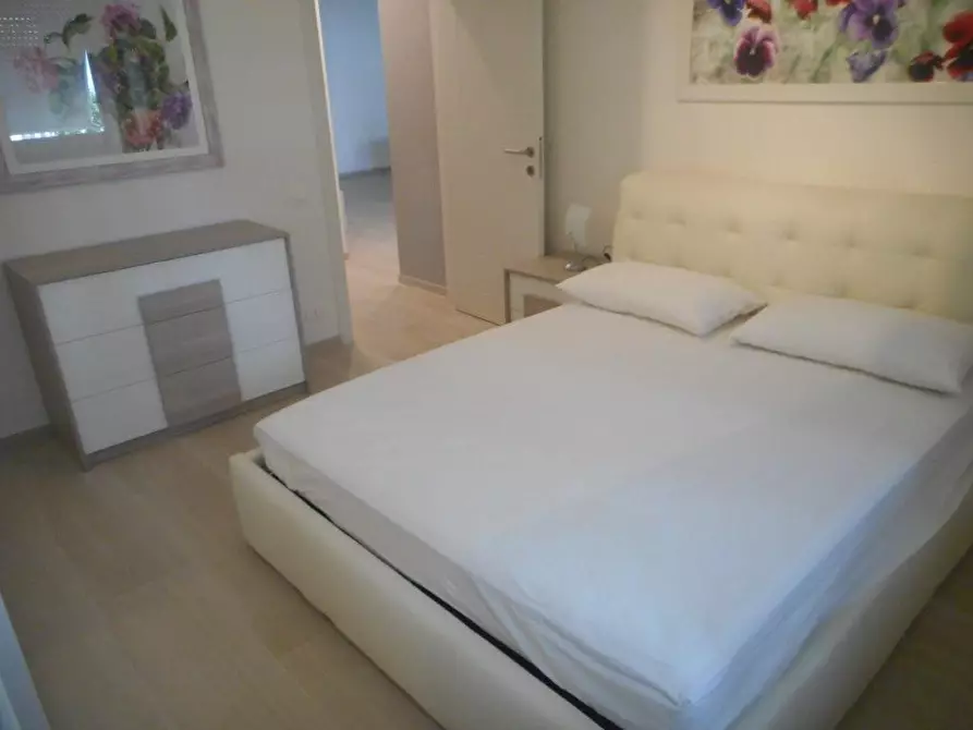 Immagine 10 di Appartamento in affitto  a Massa