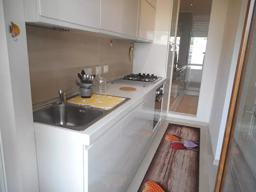 Immagine 6 di Appartamento in affitto  a Massa