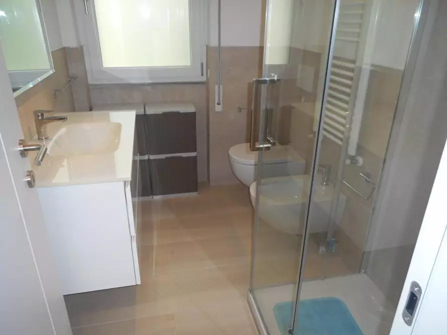 Immagine 11 di Appartamento in affitto  a Massa