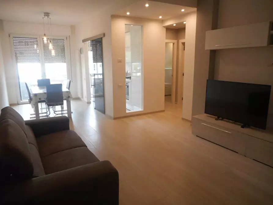 Immagine 2 di Appartamento in affitto  a Massa