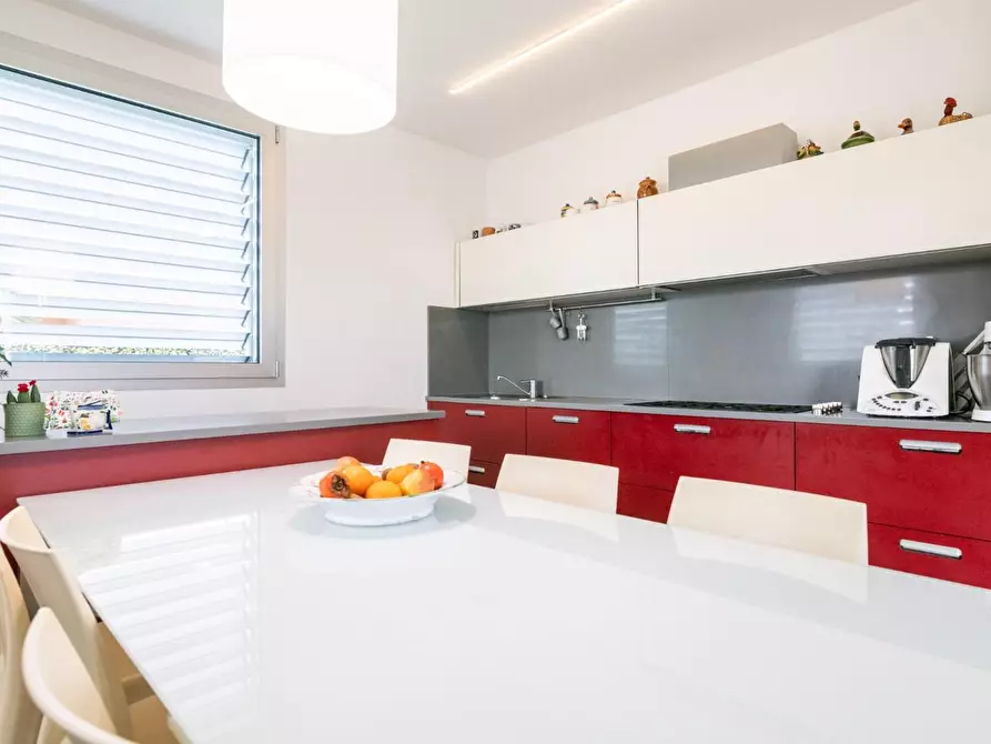 Immagine 11 di Villa in vendita  a Buti