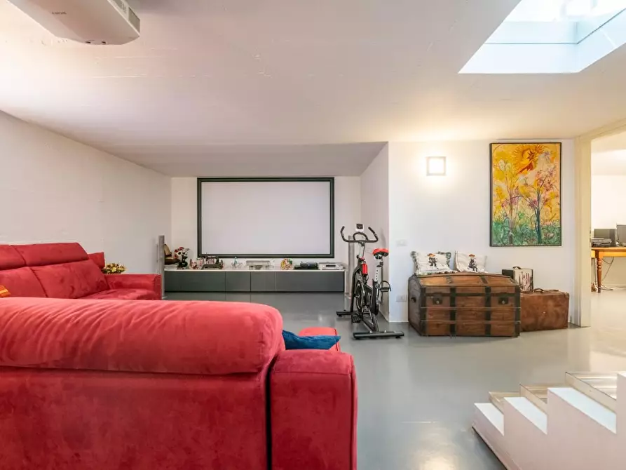 Immagine 31 di Villa in vendita  a Buti