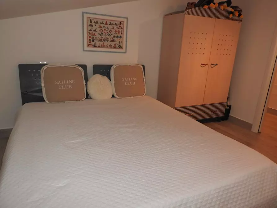 Immagine 9 di Appartamento in vendita  a Cecina