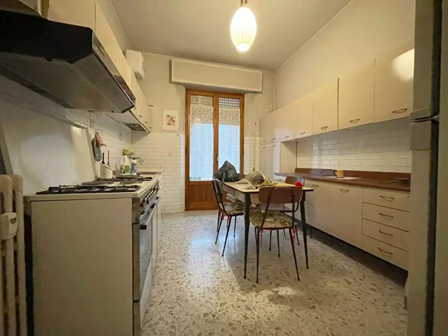 Immagine 4 di Appartamento in vendita  a Siena