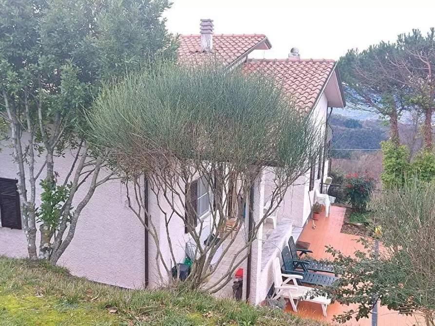 Immagine 3 di Villa in vendita  a Fosdinovo