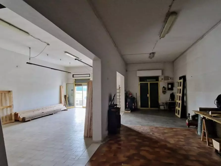 Immagine 6 di Locale commerciale in affitto  a Santa Croce Sull'arno