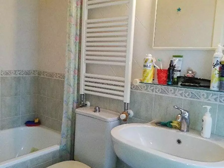 Immagine 11 di Appartamento in affitto  a Viareggio