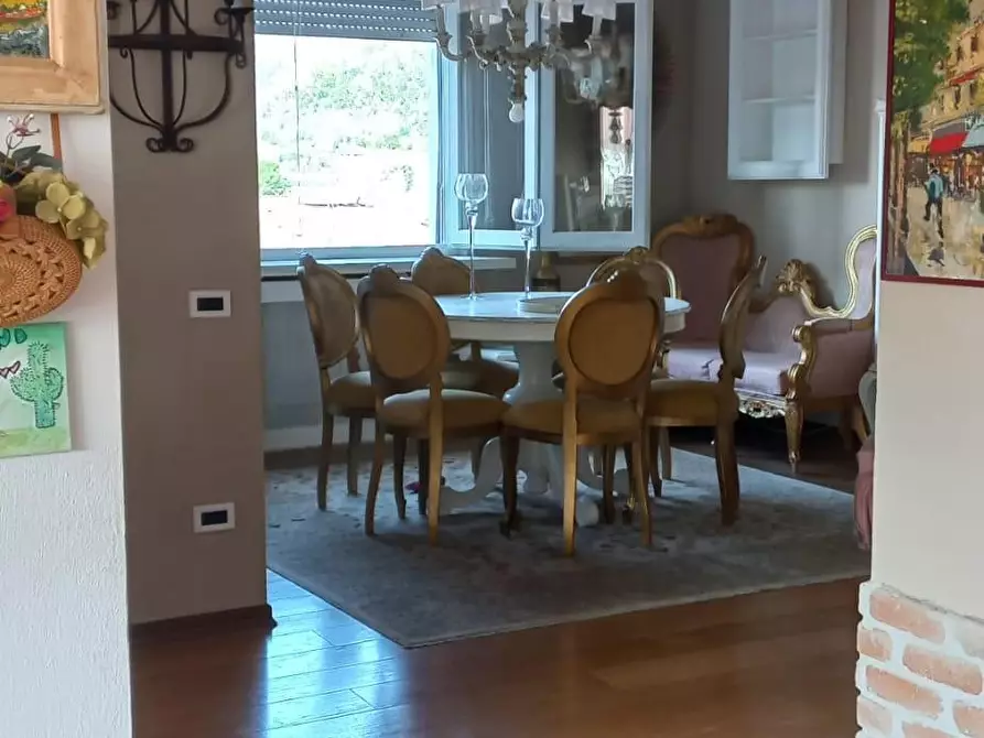 Immagine 2 di Appartamento in vendita  a Carrara