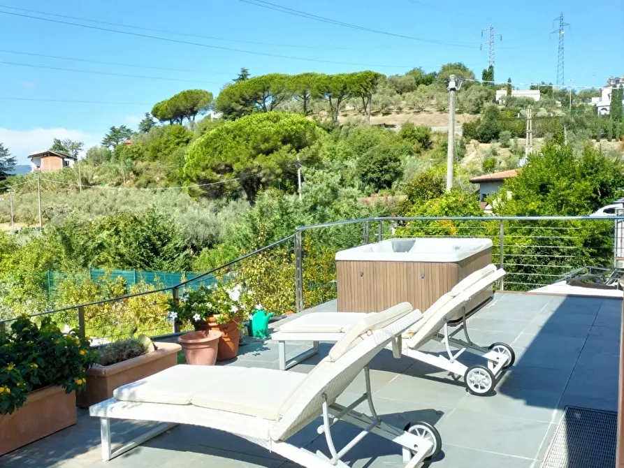 Immagine 5 di Casa bifamiliare in vendita  a Castelnuovo Magra