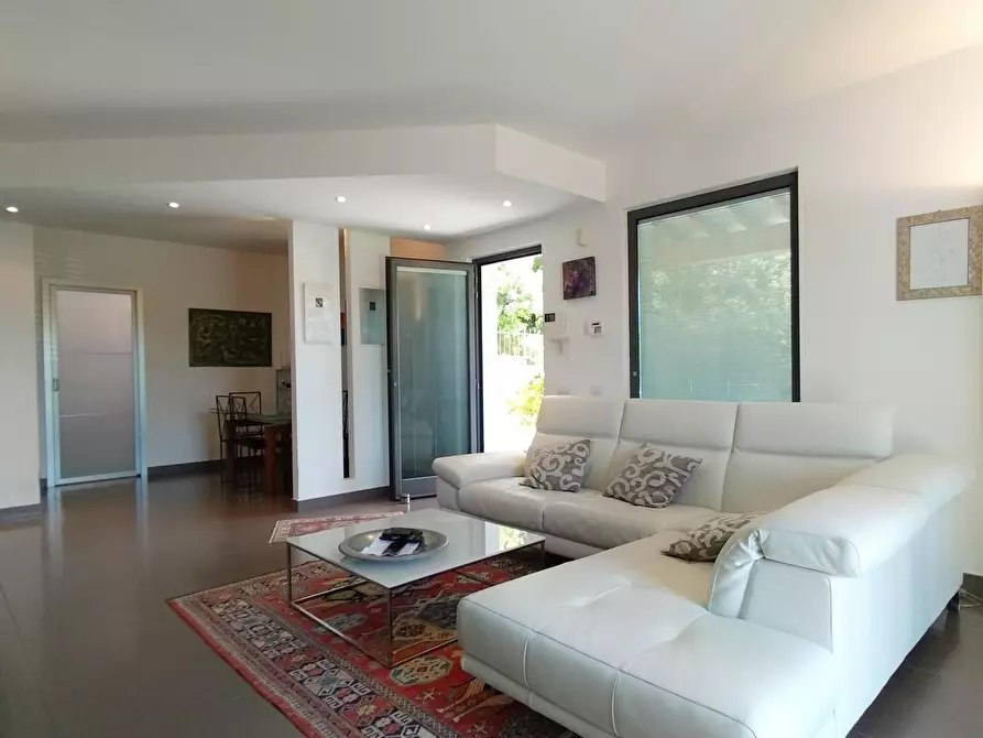 Immagine 21 di Casa bifamiliare in vendita  a Castelnuovo Magra