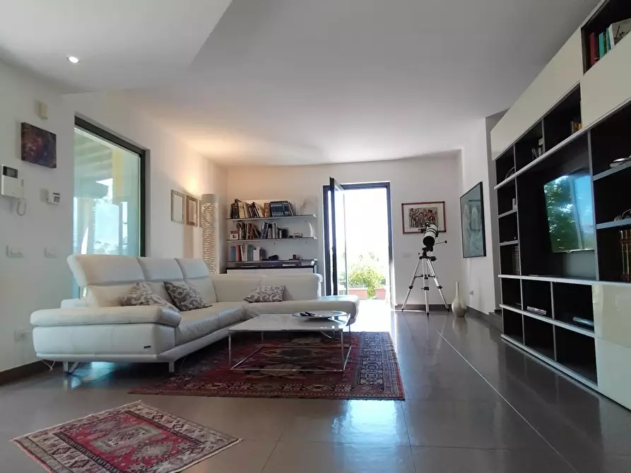 Immagine 7 di Casa bifamiliare in vendita  a Castelnuovo Magra