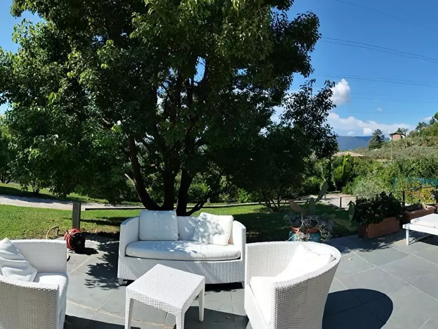 Immagine 3 di Casa bifamiliare in vendita  a Castelnuovo Magra