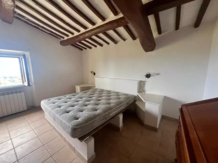 Immagine 11 di Appartamento in vendita  a San Gimignano