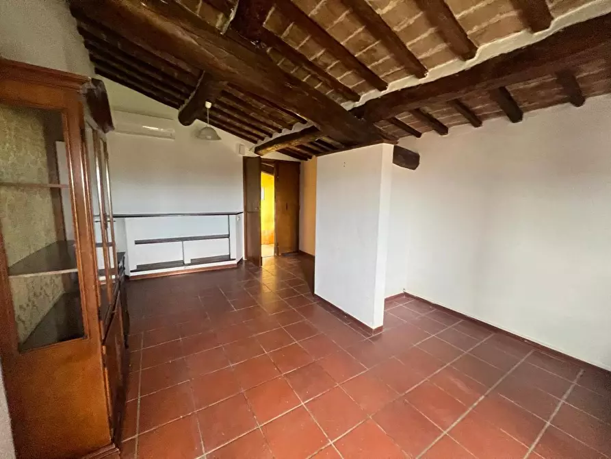 Immagine 2 di Appartamento in vendita  a San Gimignano