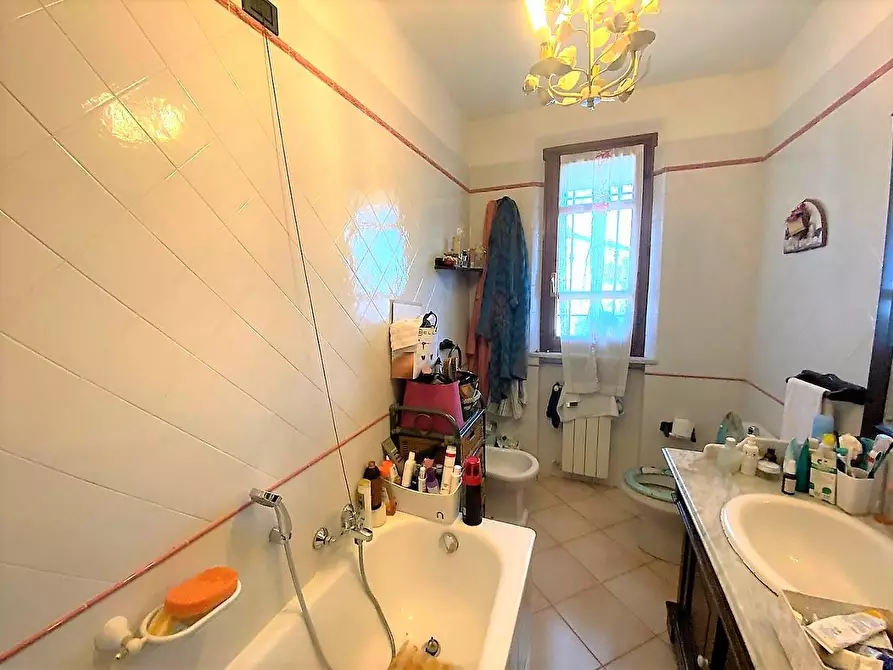 Immagine 13 di Villetta a schiera in vendita  a Massa