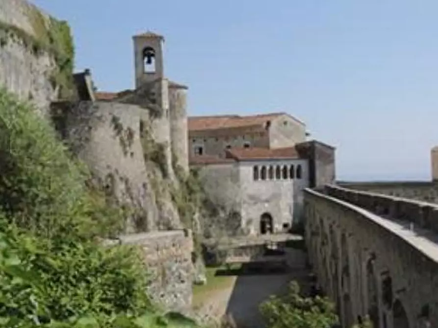 Immagine 22 di Villetta a schiera in vendita  a Massa