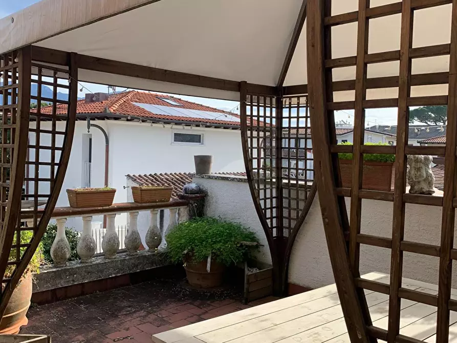 Immagine 14 di Mansarda in affitto  a Forte Dei Marmi